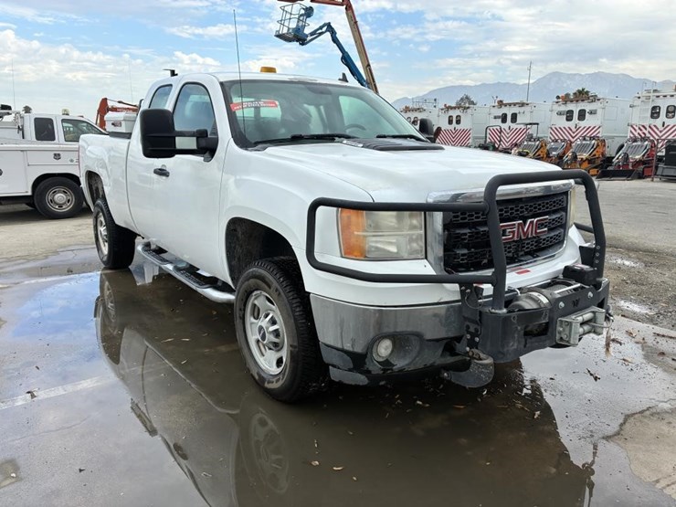2012-gmc-sierra-2500hd-image-2