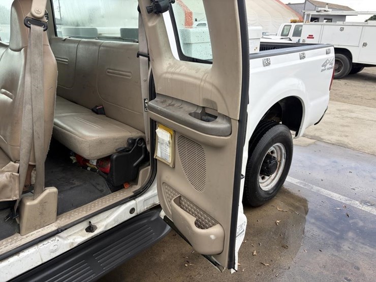2002-ford-f250-image-12