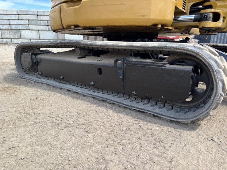 caterpillar-303.5-image-23
