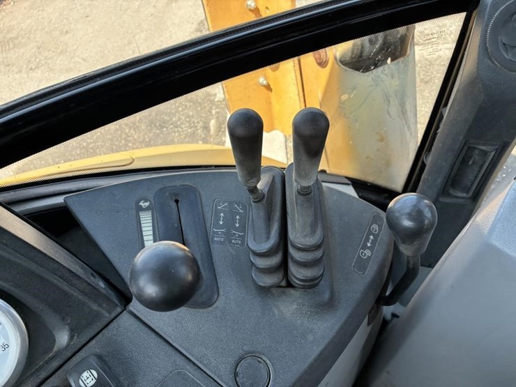 2007-caterpillar-430e-image-31