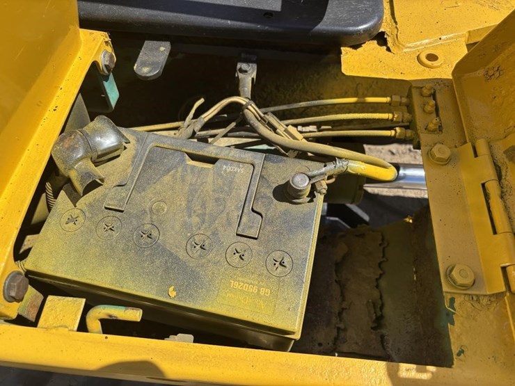 komatsu-pc20-7e-image-33