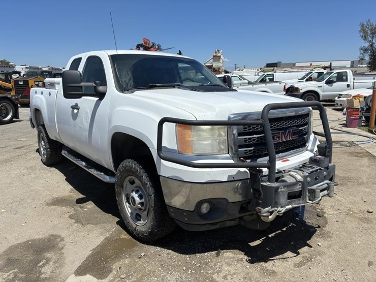 2012-gmc-sierra-2500hd-image-2