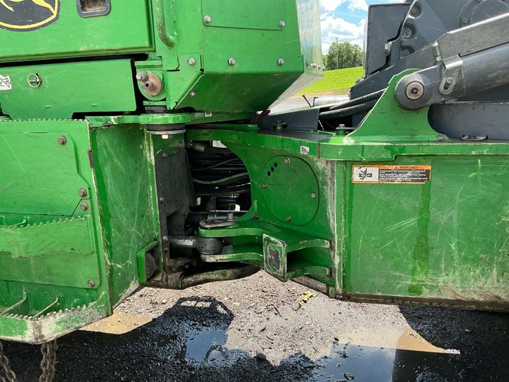 2019-deere-848l-image-36