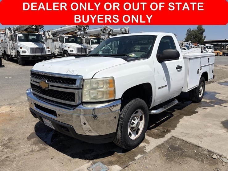2013-chevrolet-silverado-2500-image-1
