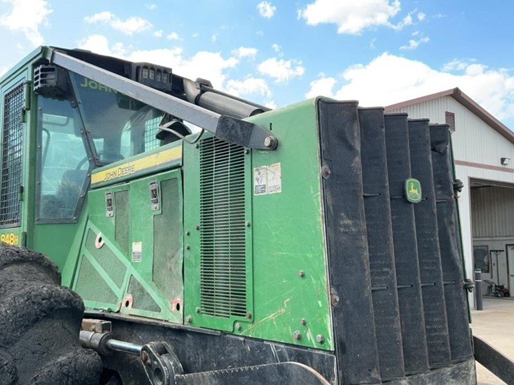 2012-deere-848h-image-27
