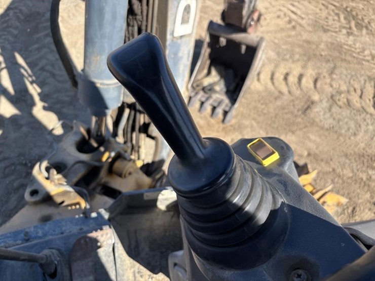 2007-deere-410j-image-46