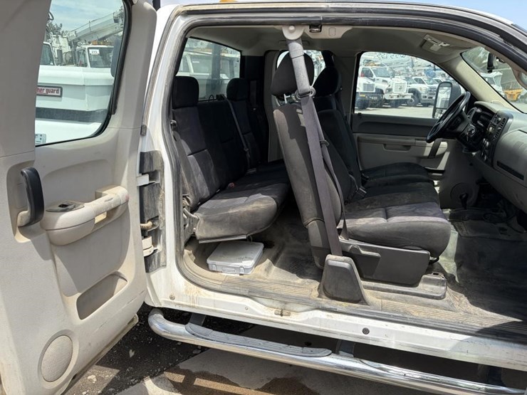 2012-gmc-sierra-2500-image-14