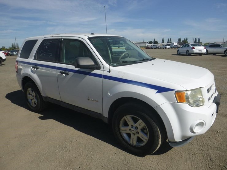 2011-ford-escape-image-2