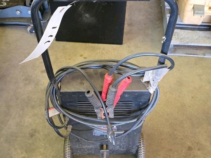 #111-•-cent-tech-6/12v-automatic-battery-charger/engine-starter-image-3