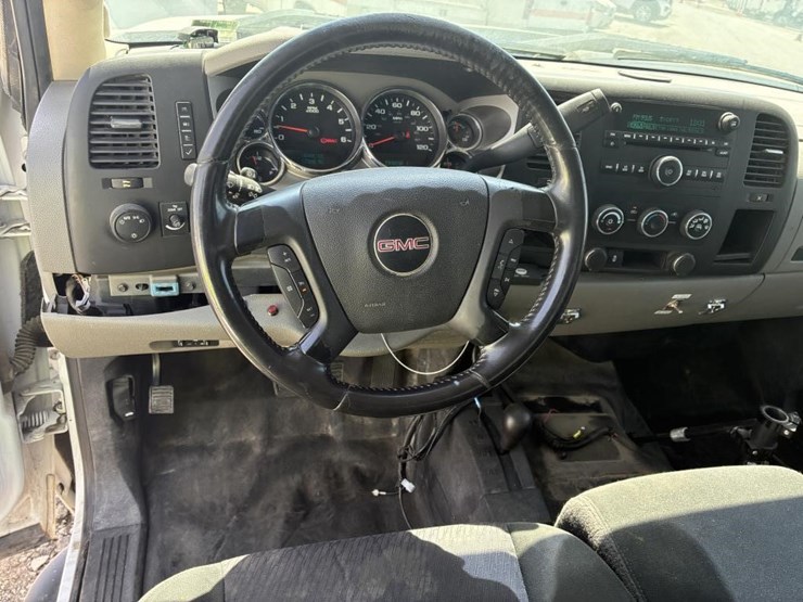 2012-gmc-sierra-2500hd-image-17