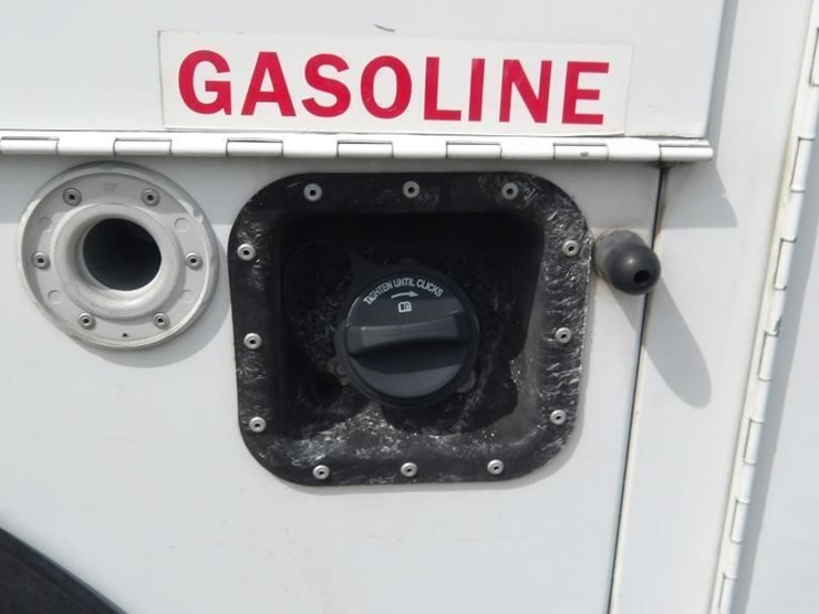 2011-ford-f550-image-7
