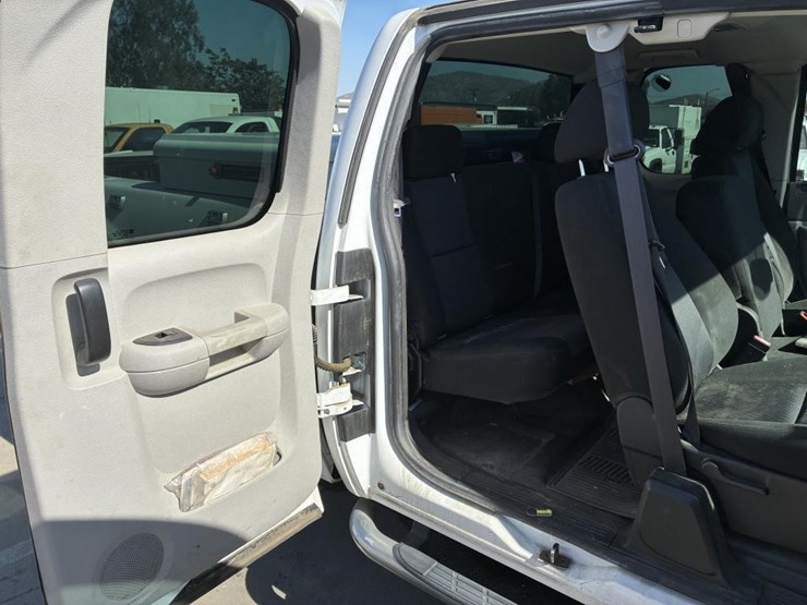 2012-gmc-sierra-2500-image-11
