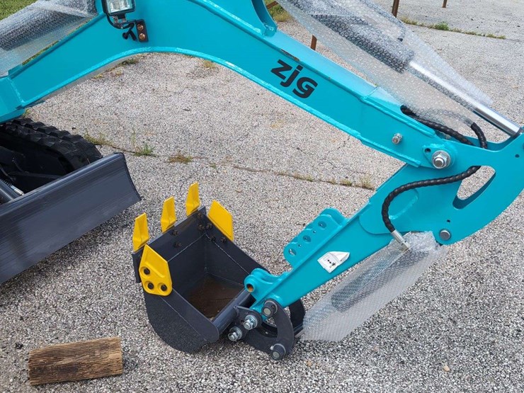 zjg-mini-excavator-zj-12-(blue)---battery-shut-off-switch-damaged-please-review-photos-image-11