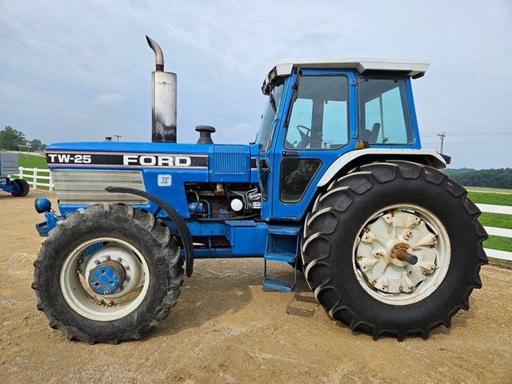 ford-tractor-image-2