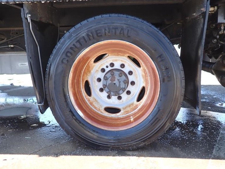 2011-ford-f550-image-5