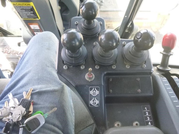 2012-deere-672gp-image-13