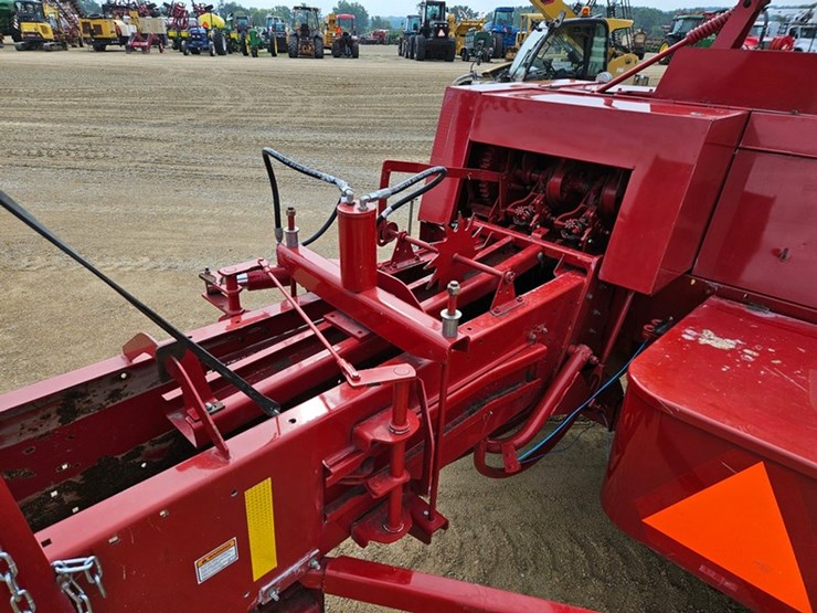 new-holland-bc5070-image-25