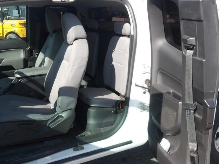 2016-gmc-canyon-image-13