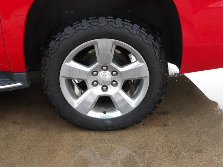 2018-chevrolet-suburban-image-5
