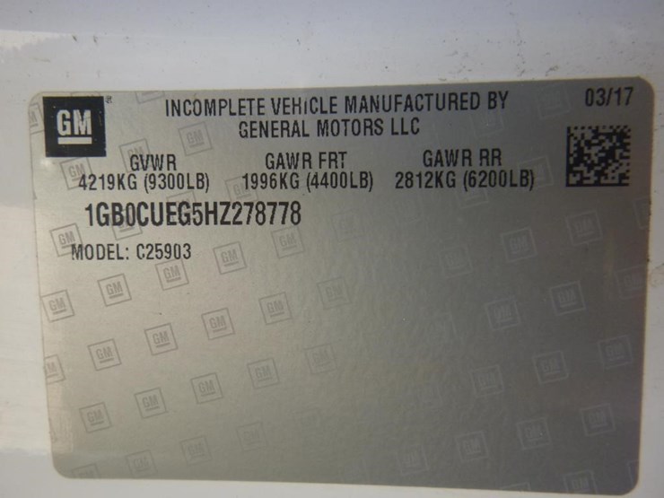 2017-chevrolet-2500hd-image-16