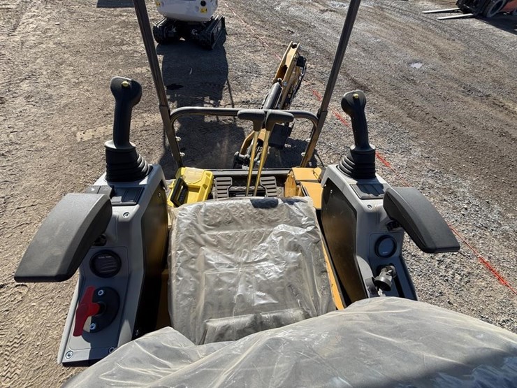 2026-me20-hydraulic-excavator-image-16