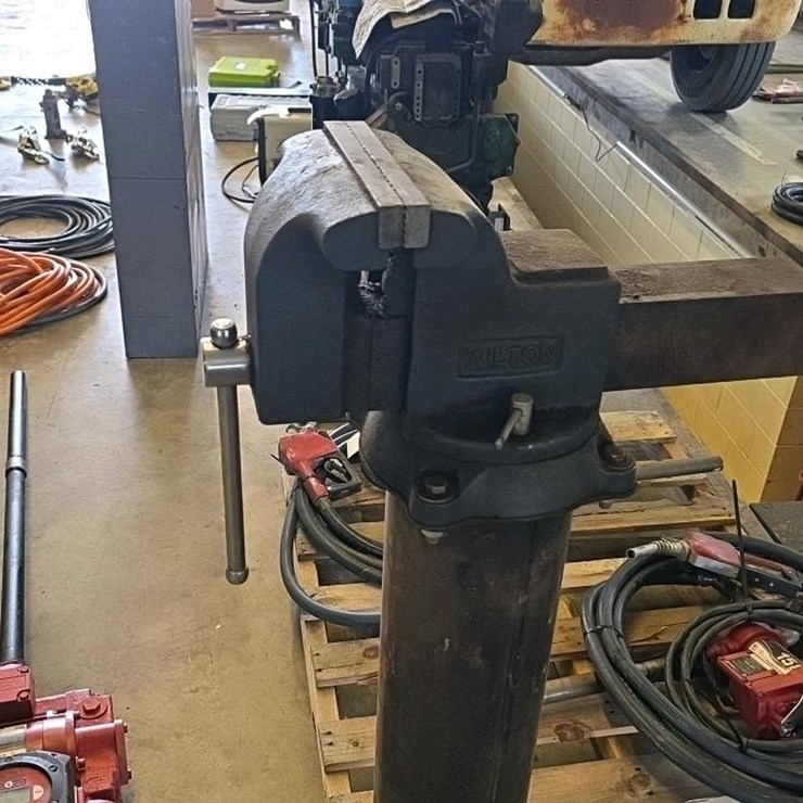 #107 • Wilton Bench Vise and Stand