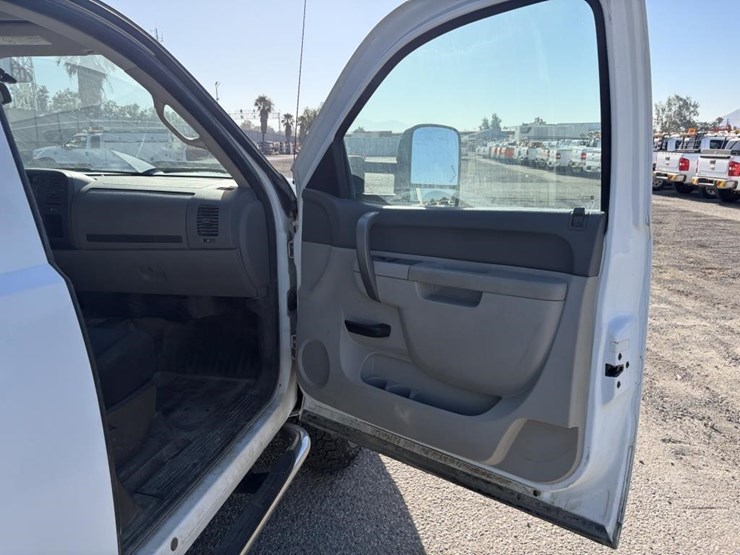 2012-gmc-sierra-2500hd-image-10