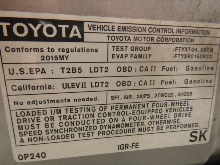 2015-toyota-tacoma-image-12