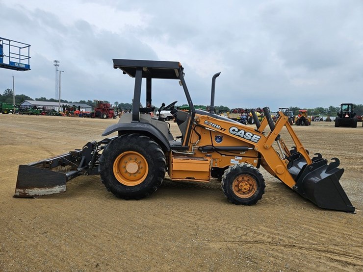 #27-•-case-570d-tractor/loader/scraper-image-6