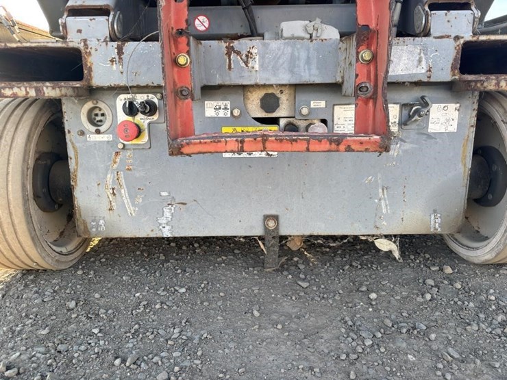 2013-skyjack-sj3-4632-scissor-lift-image-10