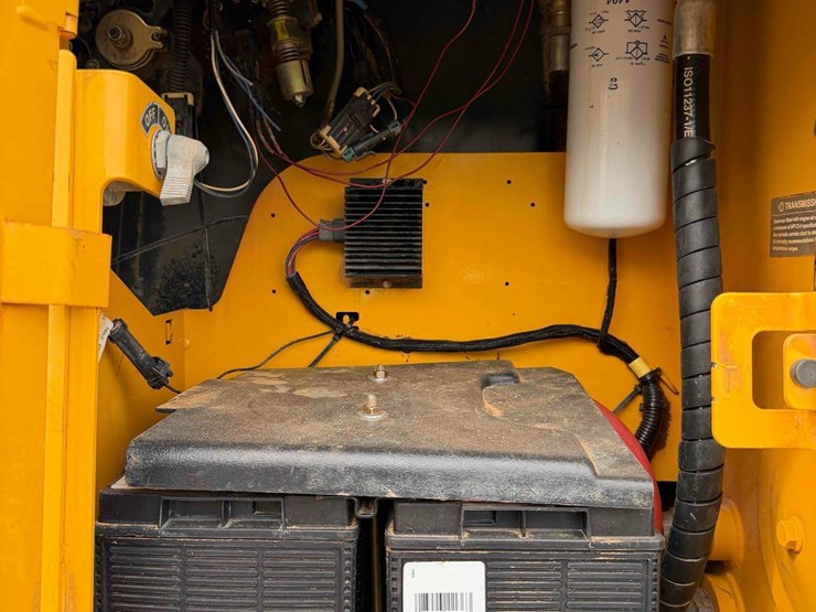 deere-700j-image-15