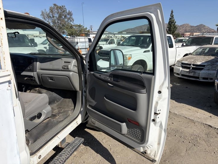 2006-ford-f450-image-9
