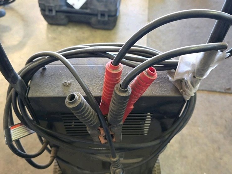 #111-•-cent-tech-6/12v-automatic-battery-charger/engine-starter-image-11