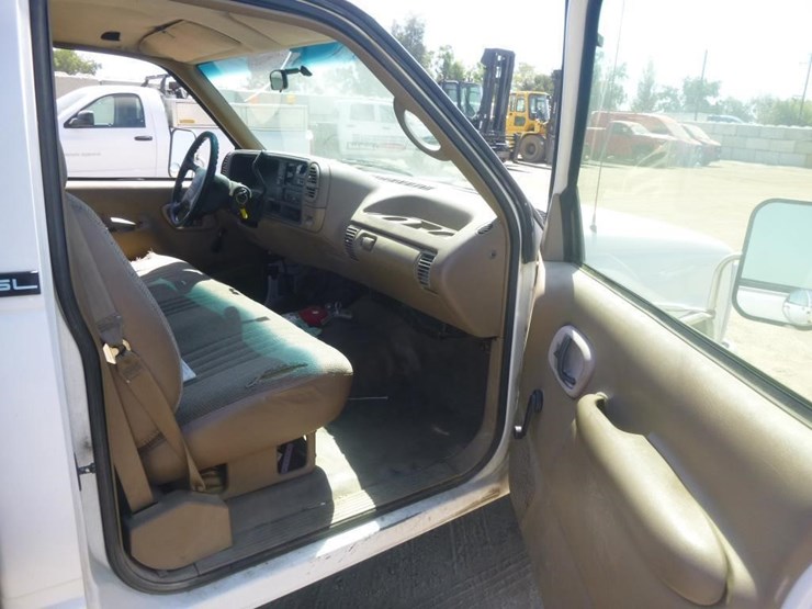 1996-gmc-3500-image-14