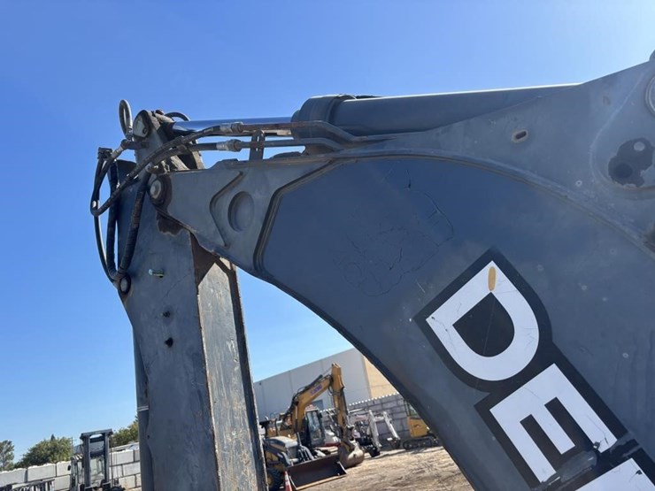 2007-deere-410j-image-24