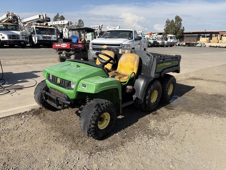 2010-john-deere-gator-image-1