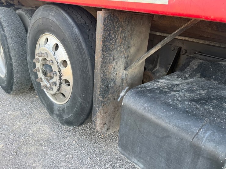 2013-kenworth-t800-image-15