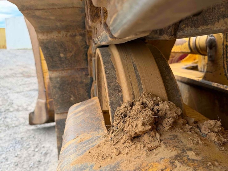 deere-700j-image-13