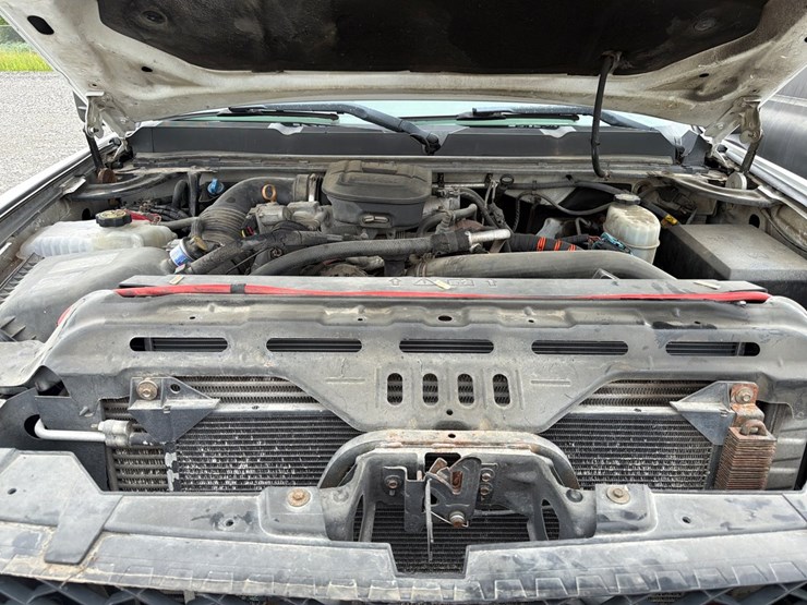 2011-chevrolet-silverado-3500hd-image-10