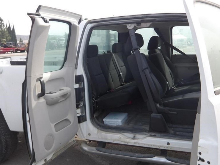 2012-gmc-sierra-2500-image-13