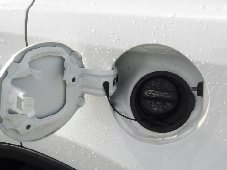 2016-toyota-rav4-image-6