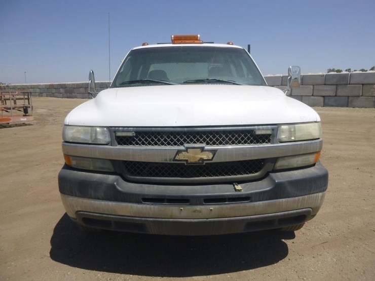 2001-chevrolet-3500-image-28
