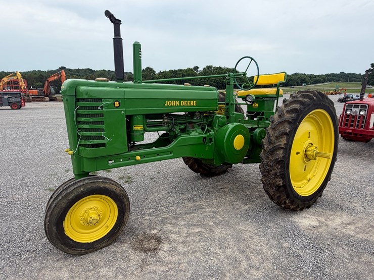 1950-john-deere-b-image-1