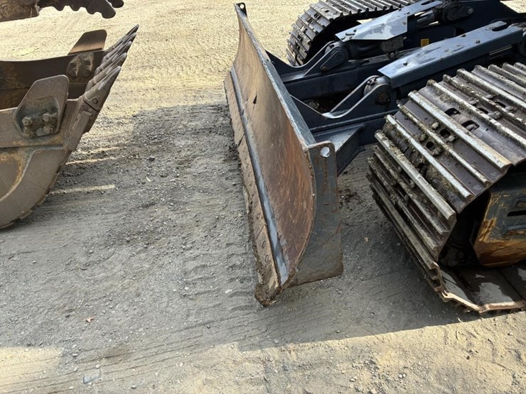 2022-xcmg-xe155ucr-hydraulic-excavator-image-10