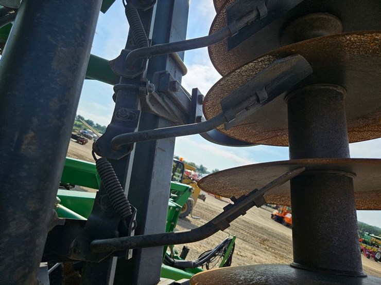john-deere-726-image-23