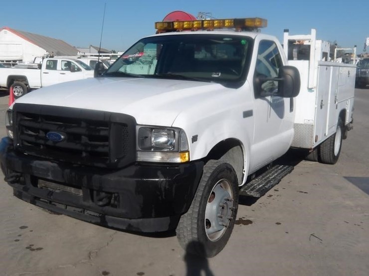 2003-ford-f550-image-1