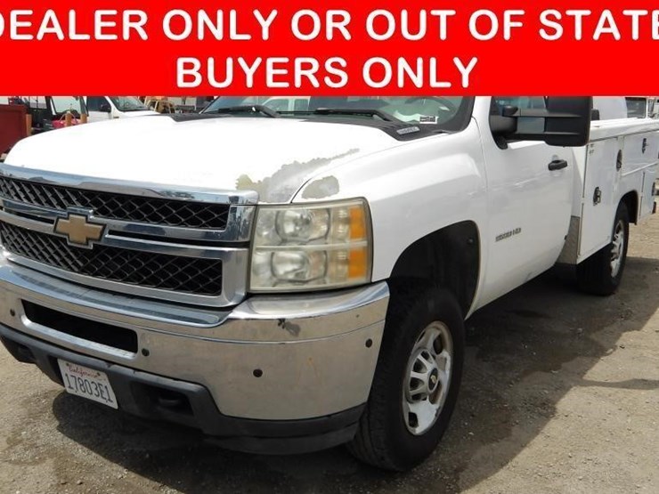 2011-chevrolet-silverado-2500-image-1