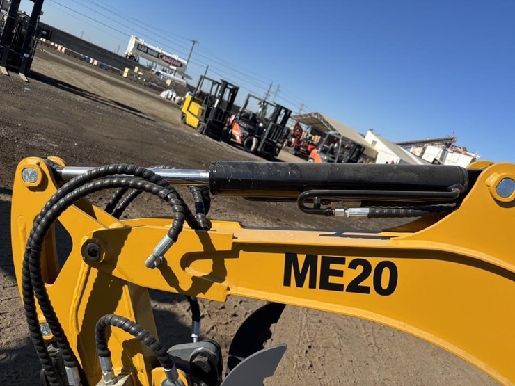 2026-me20-hydraulic-excavator-image-11