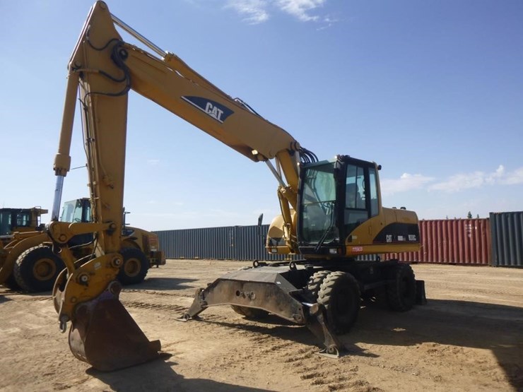 2005-caterpillar-m318c-image-3