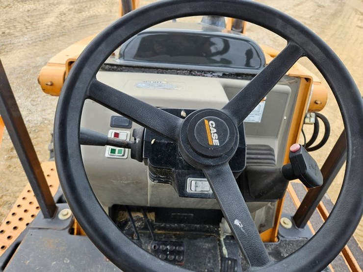 #27-•-case-570d-tractor/loader/scraper-image-27